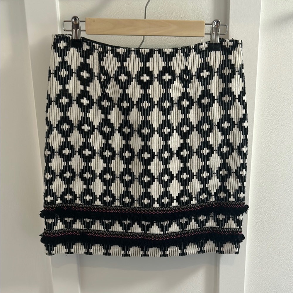 Chic Black and White Patterned Skirt